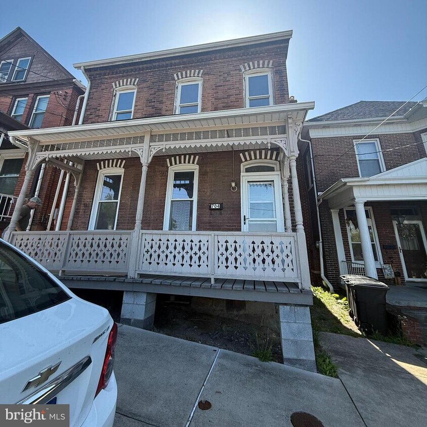 Foto principal - 704 5th St