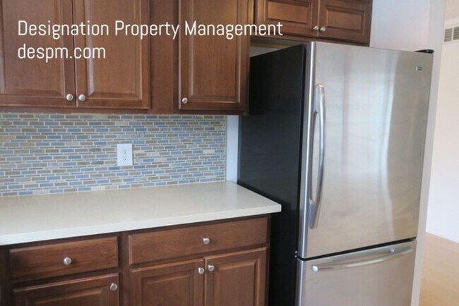 Foto del edificio - 2 Level End Unit Echo Park Townhome, Borde...