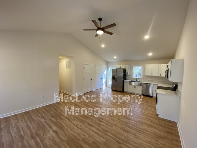 Building Photo - 54 Azalea Way