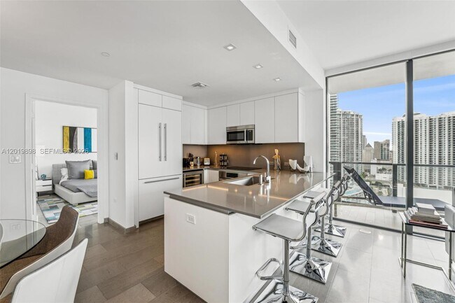 Foto del edificio - 88 SW 7th St