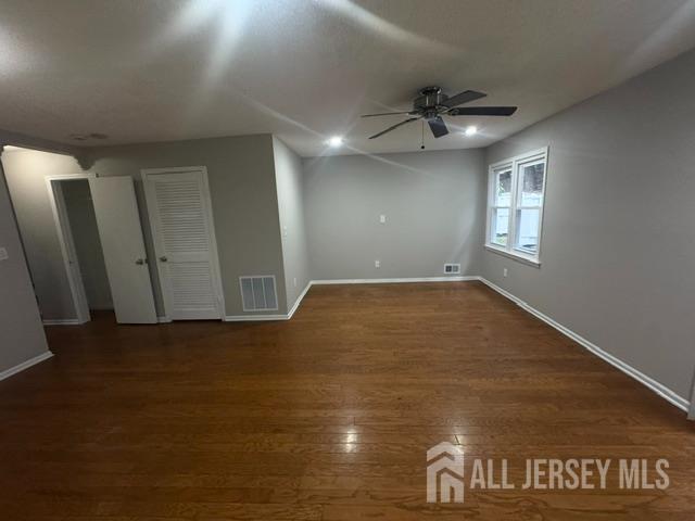Building Photo - 81 Woodmere Dr