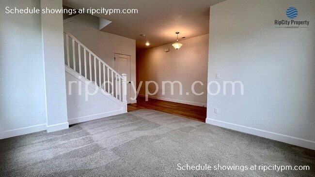 Building Photo - Gorgeous 3197sqft Like New 4 Bed Home in H...
