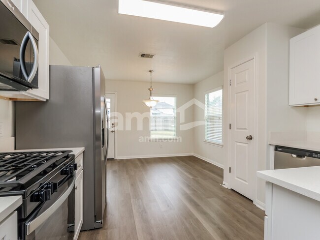 Foto del edificio - 910 Redcrest Springs Ct