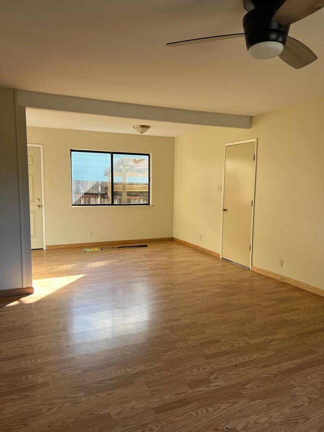 Foto del edificio - Blue Lake House Tier 2