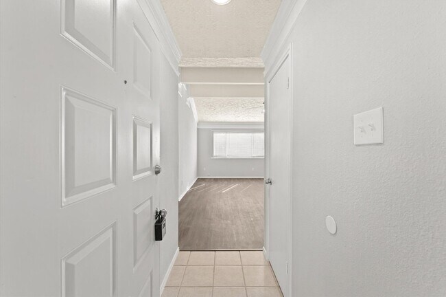 Foto del edificio - 14003 Vinehill Dr