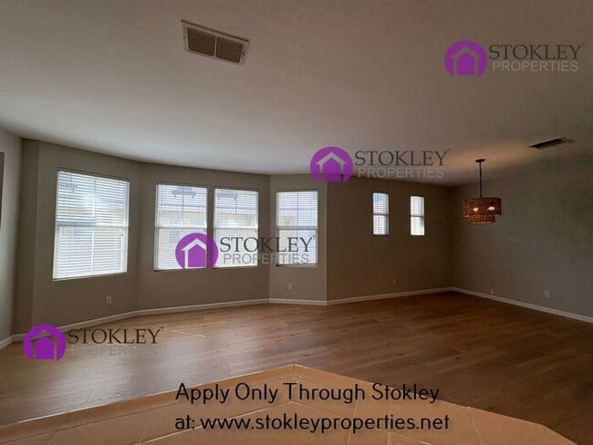 Building Photo - 71 Matisse Ct