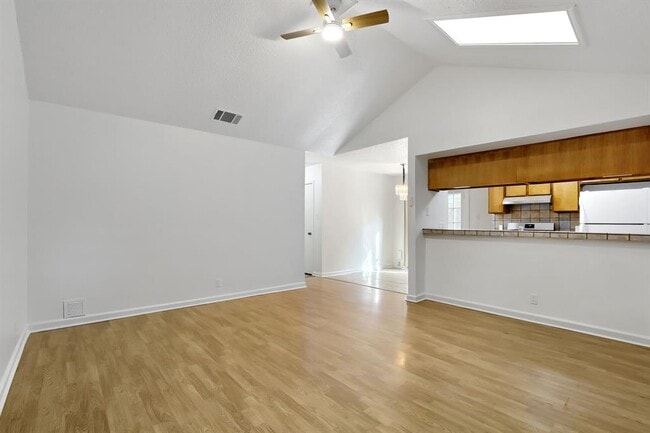 Building Photo - 10710 Topperwein Dr