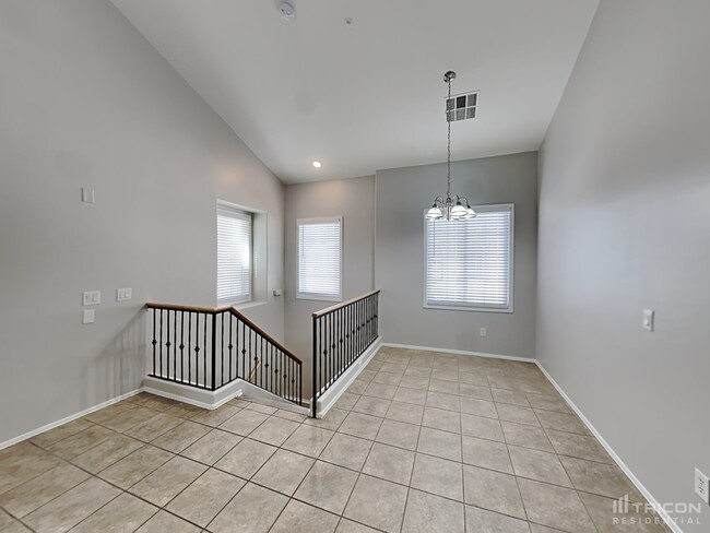 Building Photo - 1353 S Sabino Dr