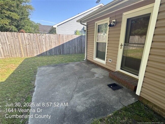 Building Photo - 1641 Veanna Dr