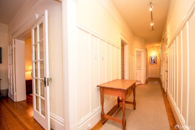 Building Photo - 48 Elgin Park