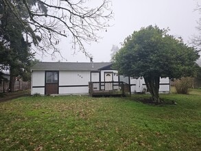 Building Photo - 308 Centre St S