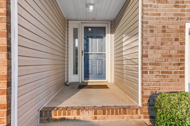 Building Photo - 1633 Cedar Springs Cir