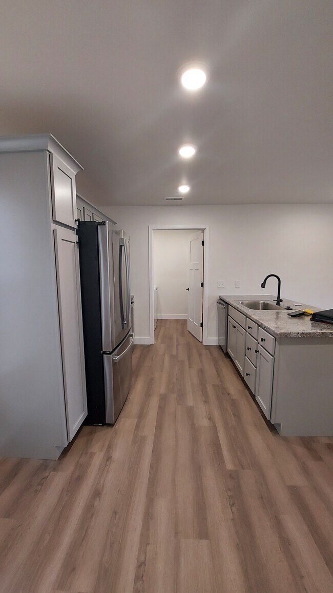 Foto del edificio - 1708 Prey Ct