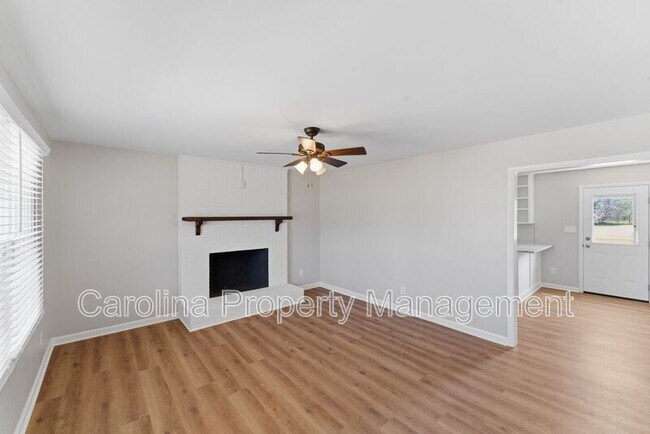 Foto del edificio - 527 Wilson Farm Rd