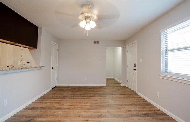 Building Photo - 6700 Cooper Ln