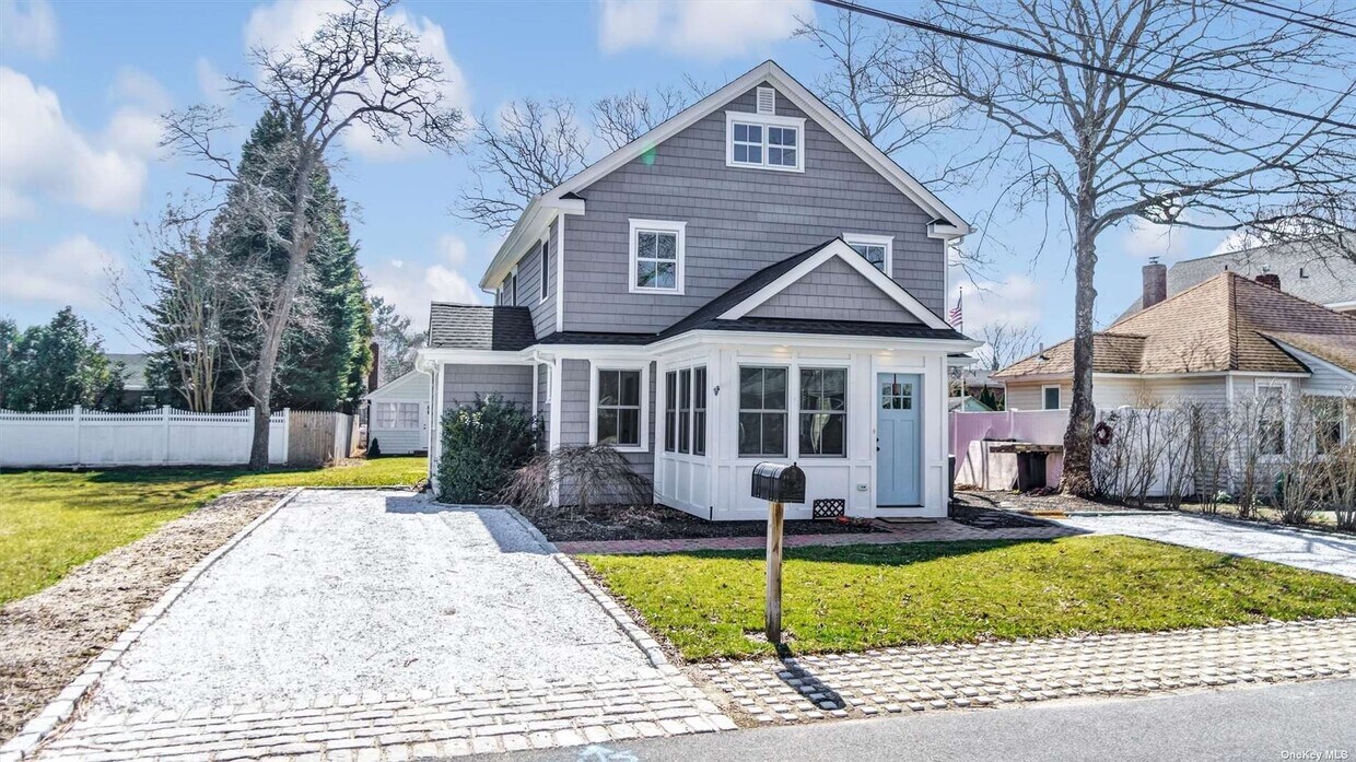 9 Redfield Ln, Westhampton Beach, NY 11978 House for Rent in