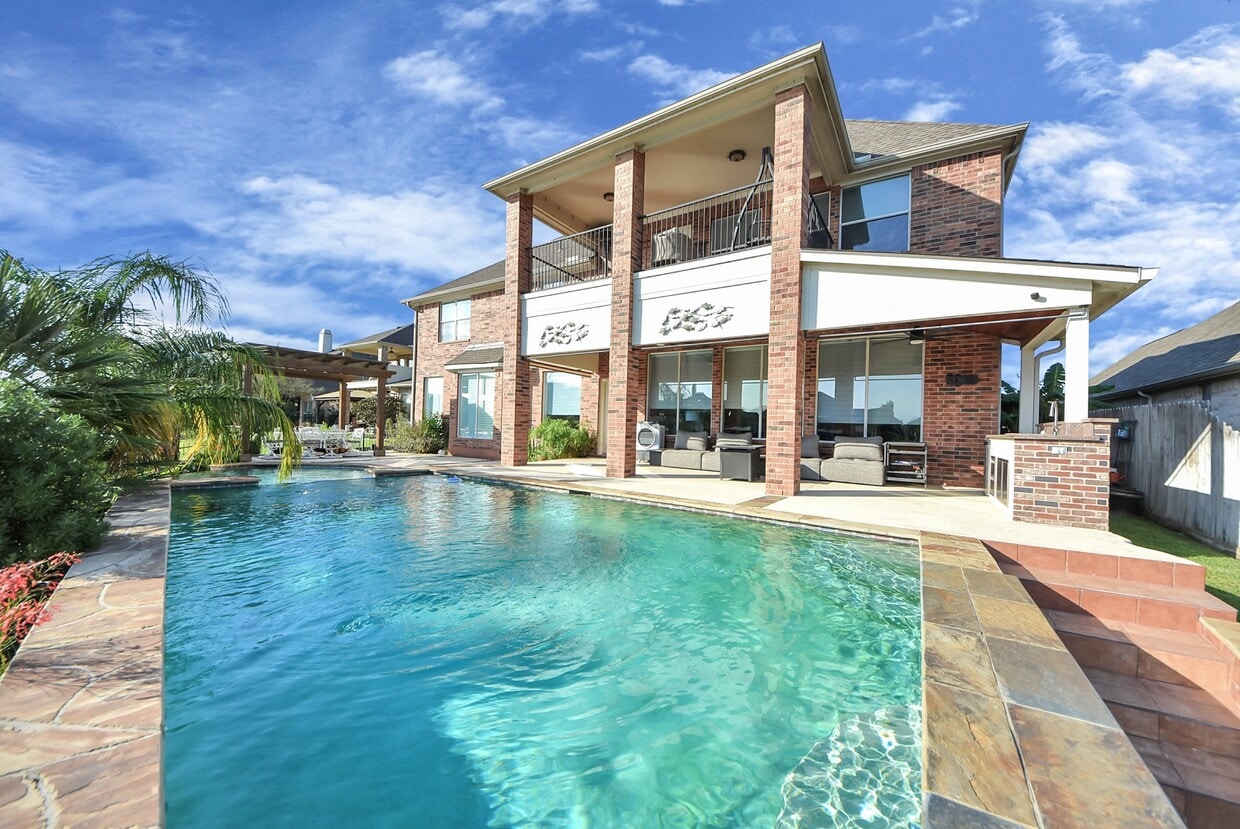 Foto principal - 17859 Camp Cove Dr