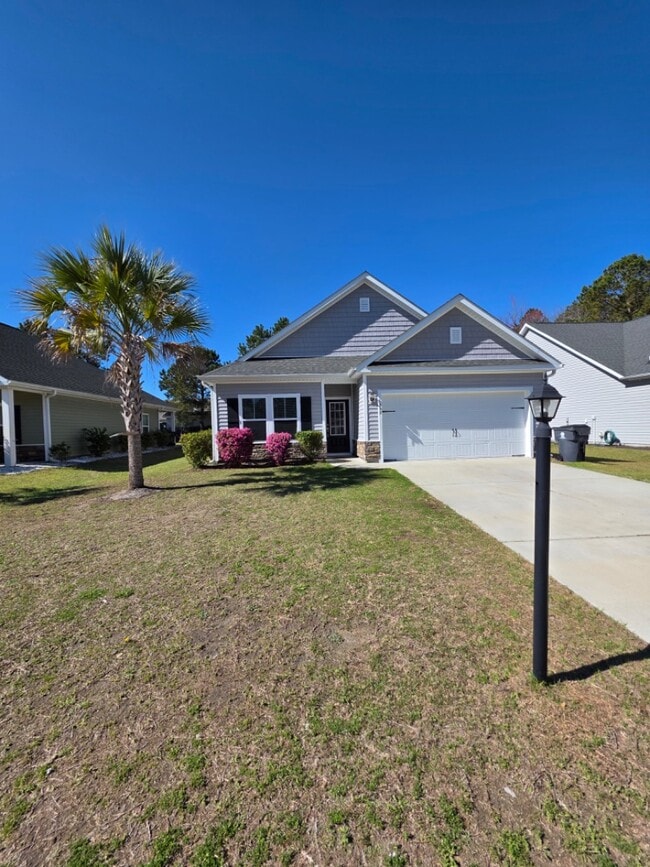 Building Photo - 1608 Palmetto Palm Dr