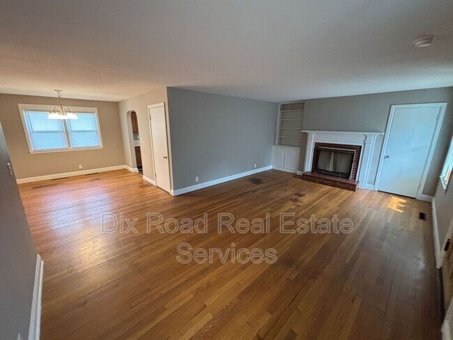 Foto del edificio - 1750 N Staunton Dr