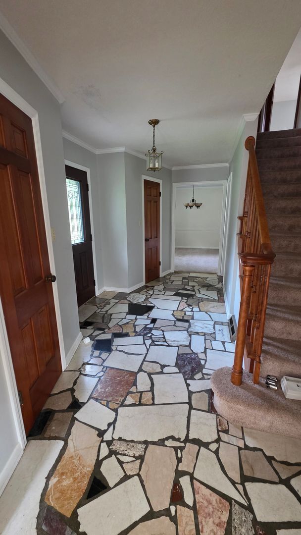 Foto del edificio - 4-Bedroom, 3.5 Bath Single Family for Rent in Kansas City, MO | Large Fenced Backyard & Modern Ki...
