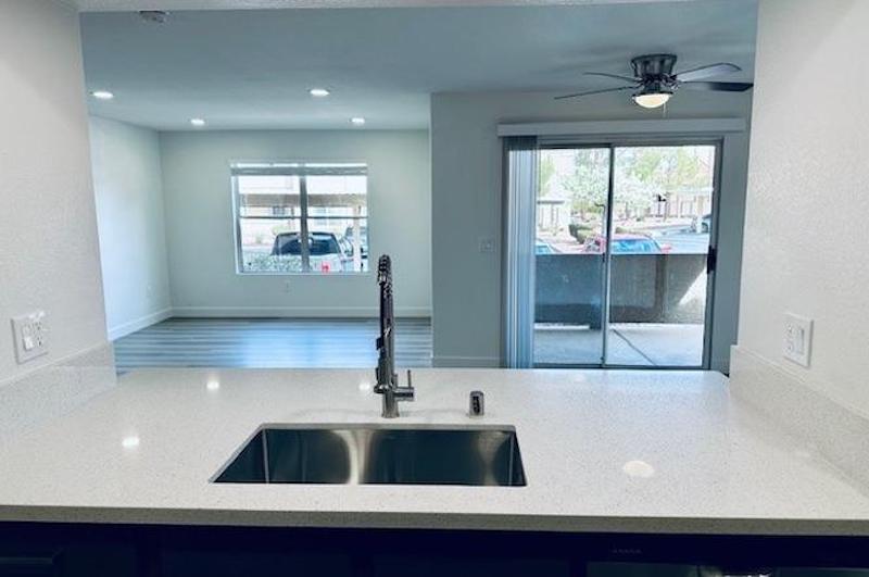 Foto principal - 2300 E Silverado Ranch Blvd