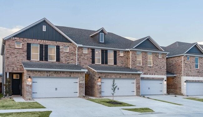 Live large in a 3-bedroom townhome with gourmet kitchen and ample space. - Amavi Celina