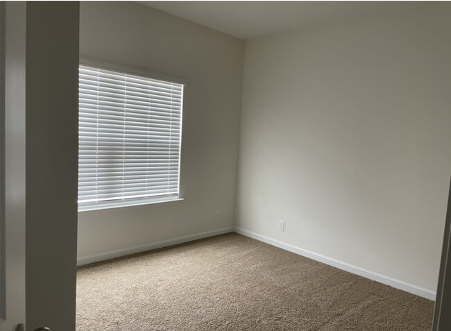 Building Photo - 6674 Wildlife Cir