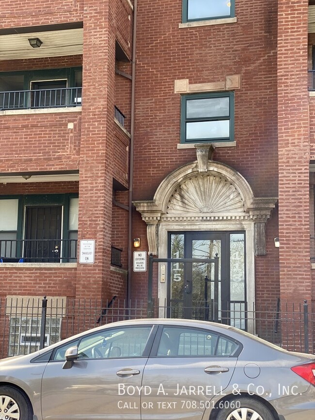 Building Photo - 113 E 57th St
