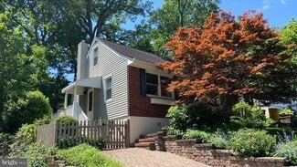 Building Photo - 417 W Maple Rd