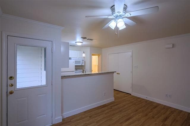 Building Photo - 1208 Village Garden Dr