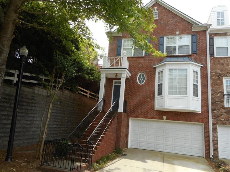 Primary Photo - 212 Macleans Cross Ln SE