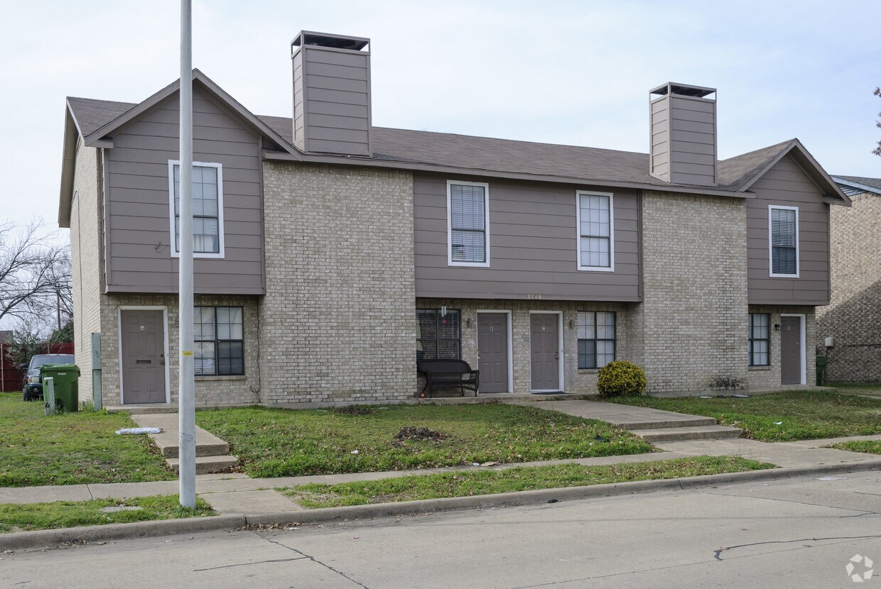 2710 Wimbledon Ct, Garland, TX 75041 Apartments in Garland, TX