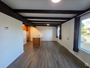 Building Photo - 1031 Sun Rd