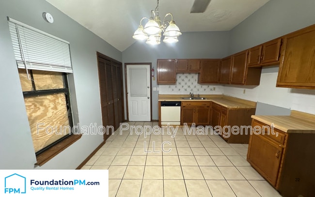 Building Photo - 5340 Plover Dr