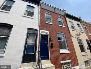 Building Photo - 879 N Myrtlewood St