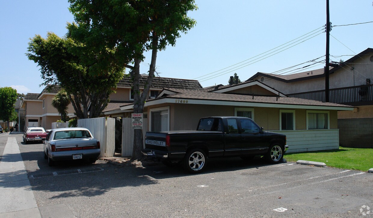 Primary Photo - 17680 Cameron Ln