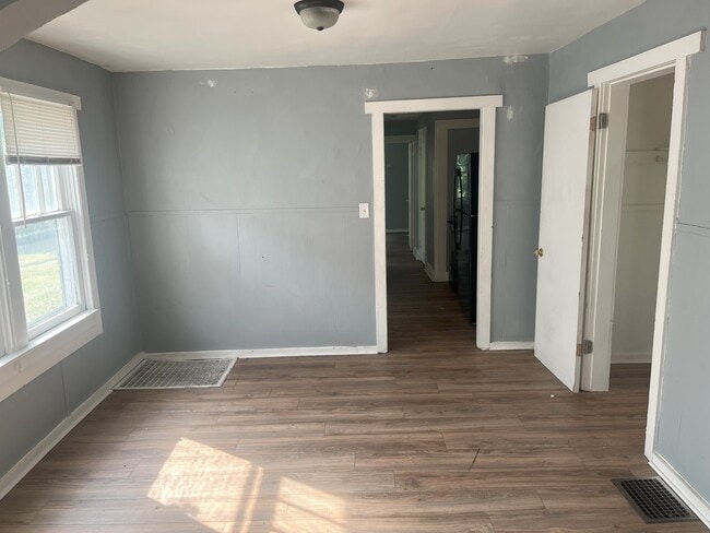 Photo - 1449 W 34th St House