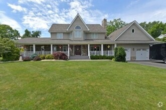Building Photo - 85 Mountain Ridge Dr