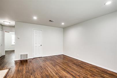 Building Photo - 1125 S Davis Dr