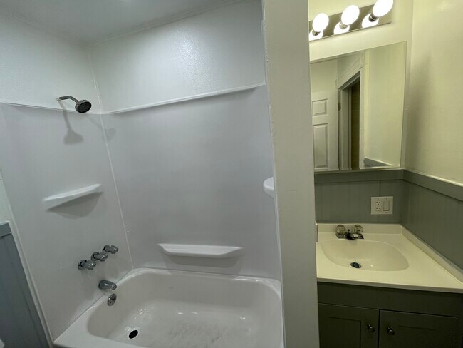 Foto del edificio - 50 Lawrence St