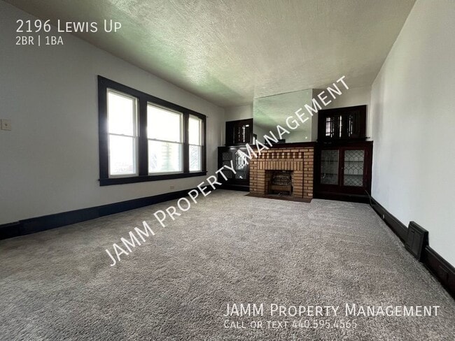 Building Photo - 2-Bedroom Duplex Apartment in Beautiful La...
