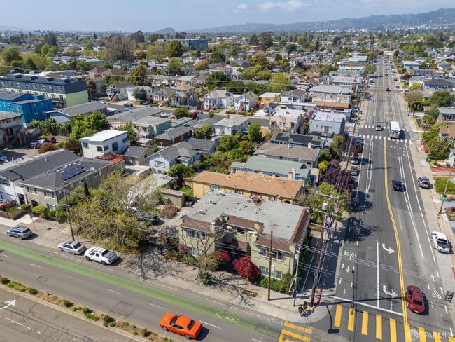 Building Photo - 902 40th St
