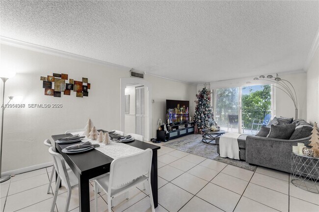 Foto del edificio - 9320 Fontainebleau Blvd