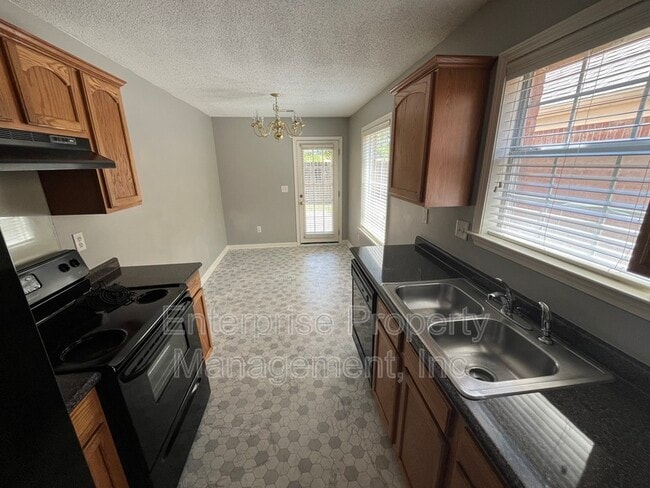 Foto del edificio - 9125 Cinderhill Cove E