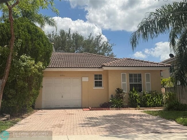 Foto del edificio - 8990 NW 53rd Ct