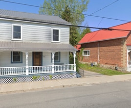 Building Photo - 424 St Lawrence St