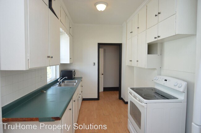 Foto del edificio - 4 br, 3 bath House - 823 N. 3rd St.
