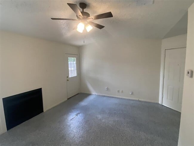 Photo - GREAT 2/2/1 DUPLEX House