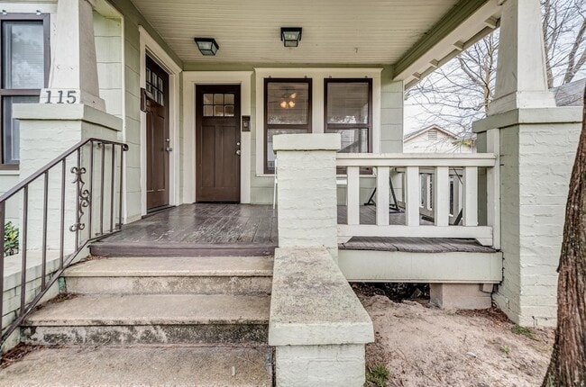 Building Photo - 115 Goldenrod St