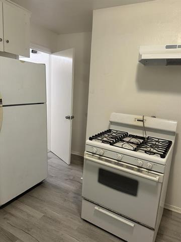 Foto del edificio - 3203 Bertrand Ave